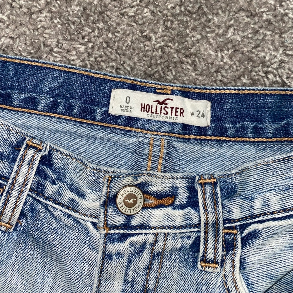 HOLLISTER DENIM SHORTS - Picture 3 of 3